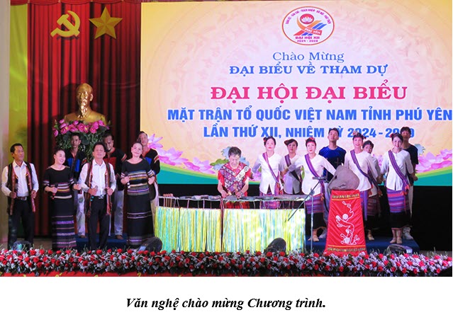       Văn nghệ chào mừng Chương trình.